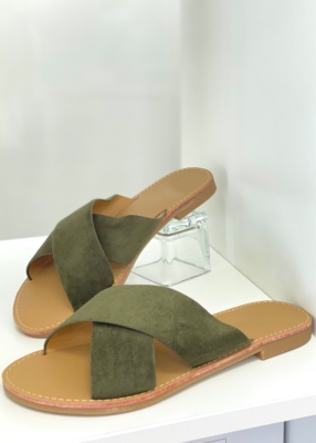 Sandales plates femmes kaki defile
