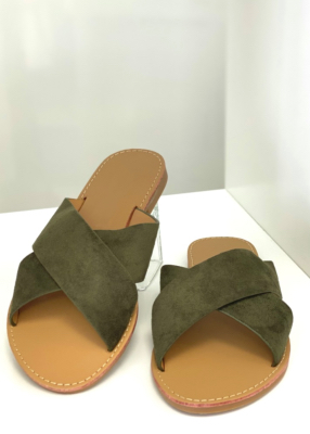 Sandales plates femmes kaki defile
