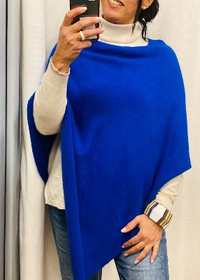 Poncho uni, modle Imane 