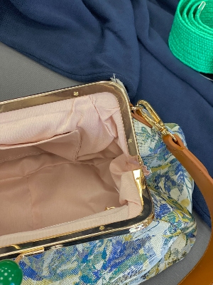 Pochette façon bourse élégante 