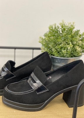 Mocassins à talon noir 