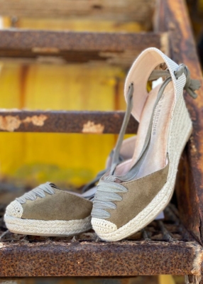 Espadrilles compensées  à lacets 