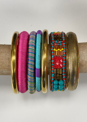 Lot de  bracelets colorés