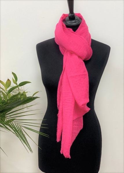 Foulard uni en viscose modèle brise 