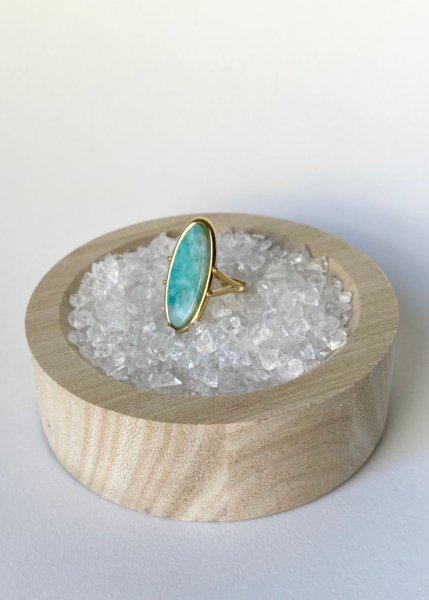 Bague dorée avec pierre