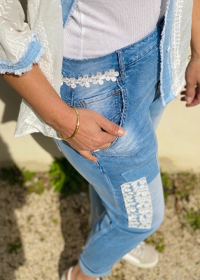 Jean Sana fleurs blanches