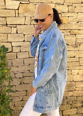 Veste en jean longue modèle Rihanna