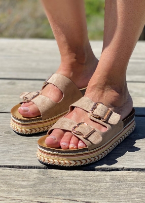 Sandales doubles lanières taupe