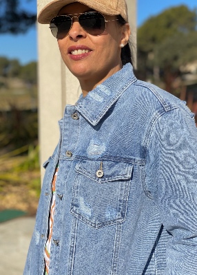 Veste en jean longue modèle Rihanna