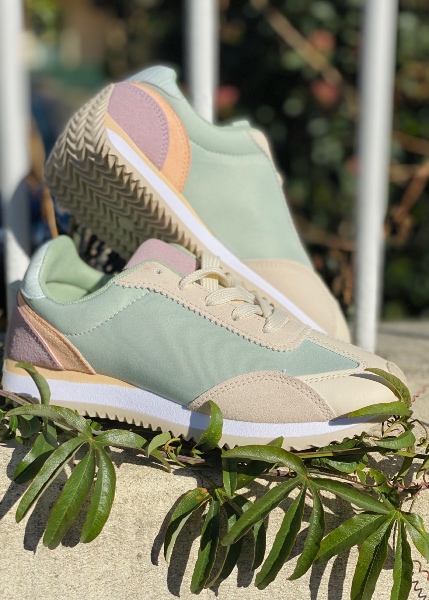 Sneakers modèle pastel