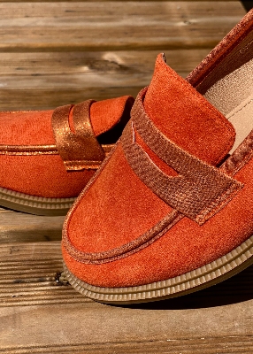 Mocassins effet daim orange