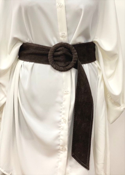 Ceinture en croûte de cuir.