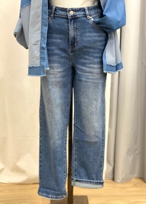 Jean Mom Noah