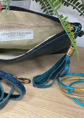 Pochette cuir paillettes unies